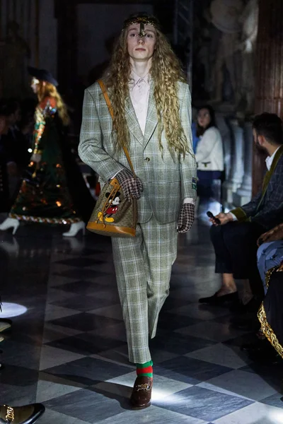 Look 8